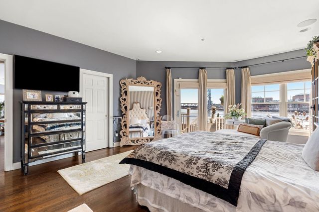 27 Badgers Is W Apt 1, Kittery, ME 03940