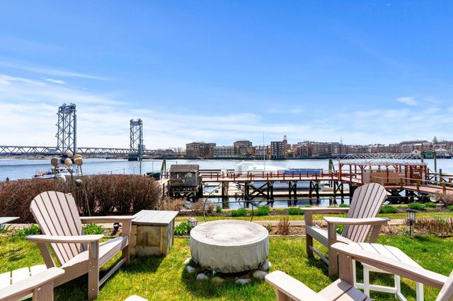 27 Badgers Is W Apt 1, Kittery, ME 03940