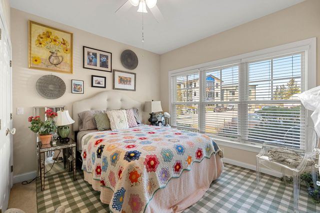 27 Badgers Is W Apt 1, Kittery, ME 03940