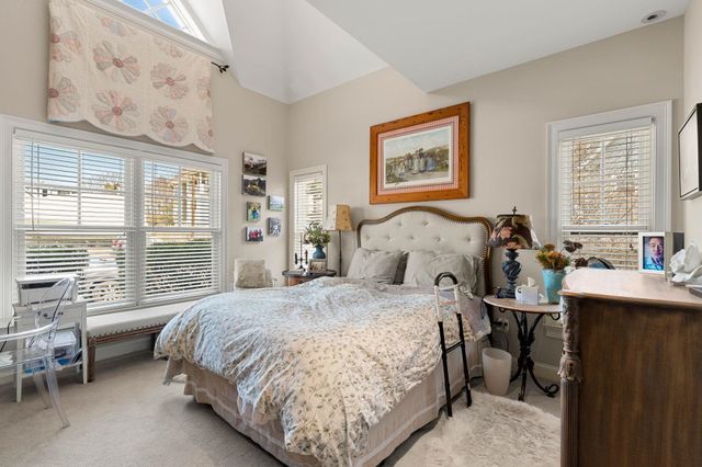 27 Badgers Is W Apt 1, Kittery, ME 03940