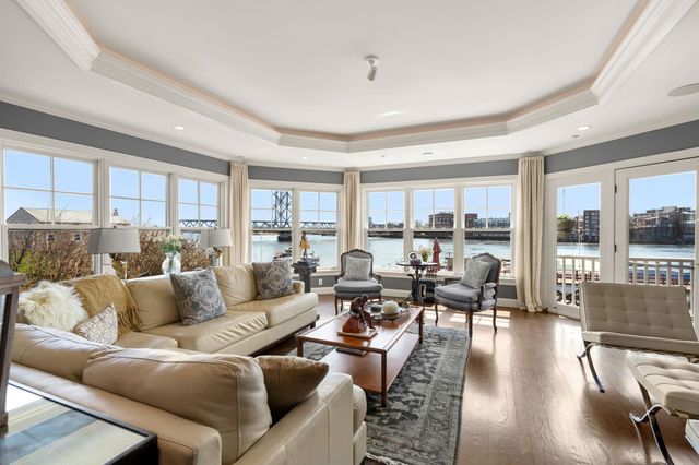27 Badgers Is W Apt 1, Kittery, ME 03940