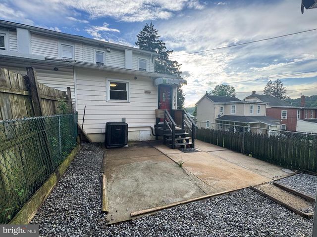 119 PENNSYLVANIA AVE, Coatesville, PA 19320