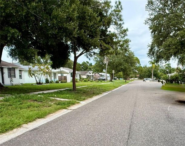 766 51ST AVENUE N, St Petersburg, FL 33703