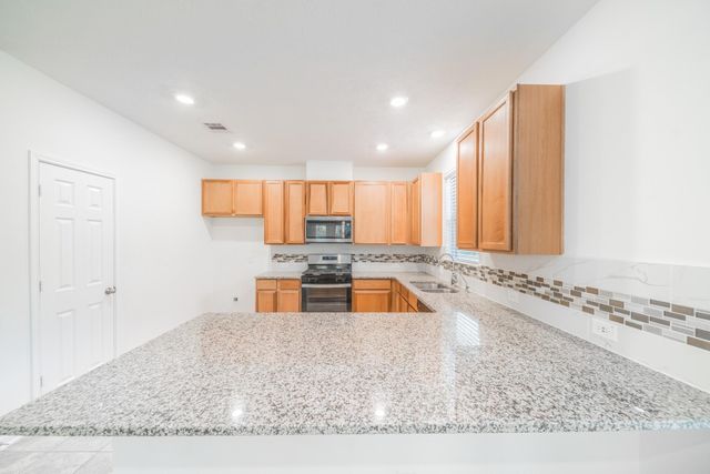 27618 Mesabe Drive, Magnolia, TX 77354