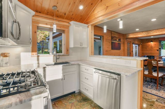 126 Brattle St, Holden, MA 01520