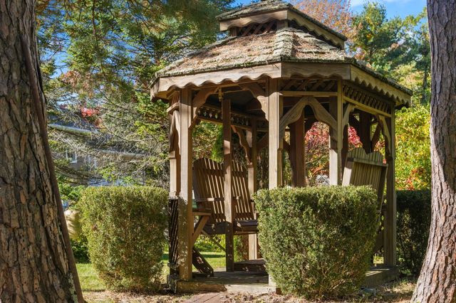126 Brattle St, Holden, MA 01520