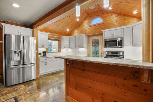 126 Brattle St, Holden, MA 01520