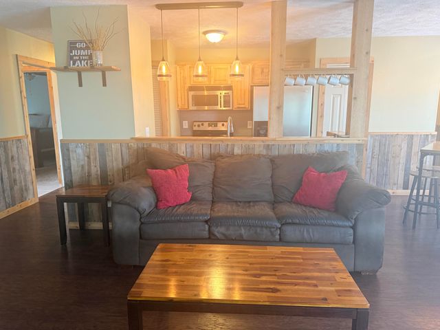 134 Navajo Trail, Kimberling City, MO 65686