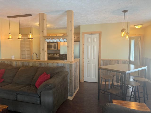 134 Navajo Trail, Kimberling City, MO 65686