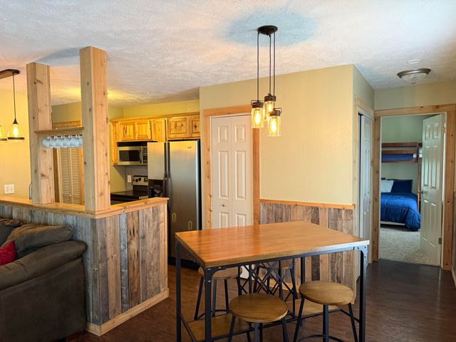 134 Navajo Trail, Kimberling City, MO 65686