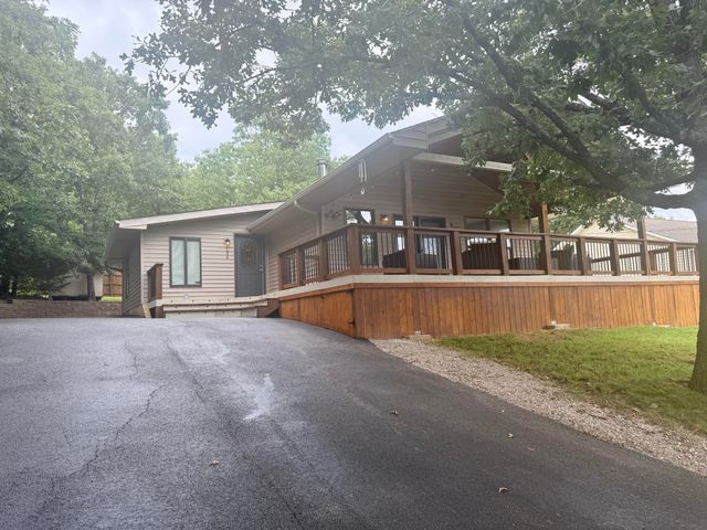 134 Navajo Trail, Kimberling City, MO 65686