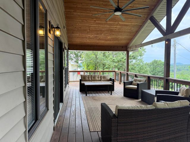 134 Navajo Trail, Kimberling City, MO 65686