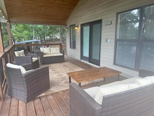 134 Navajo Trail, Kimberling City, MO 65686
