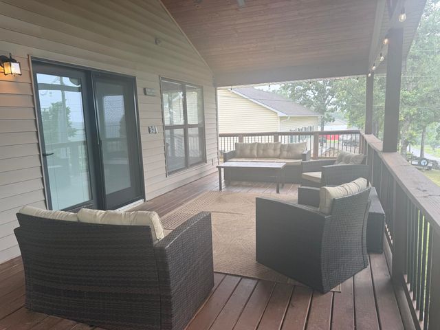 134 Navajo Trail, Kimberling City, MO 65686