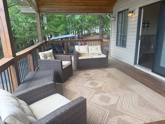 134 Navajo Trail, Kimberling City, MO 65686