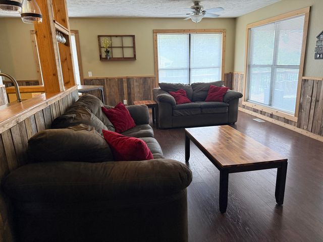 134 Navajo Trail, Kimberling City, MO 65686