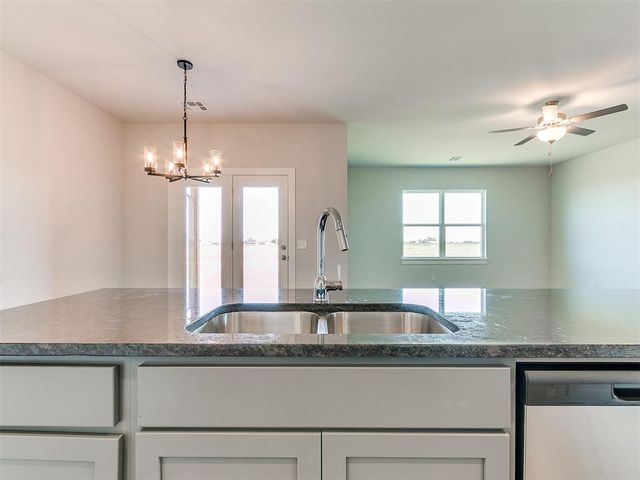 1716 Oak Way, Tuttle, OK 73089