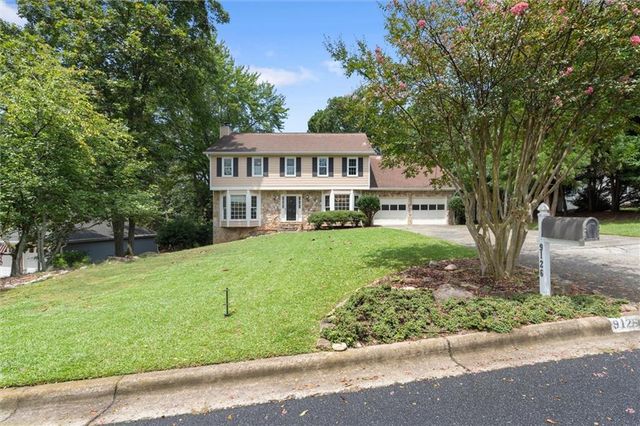 9126 Branch Valley Way, Roswell, GA 30076