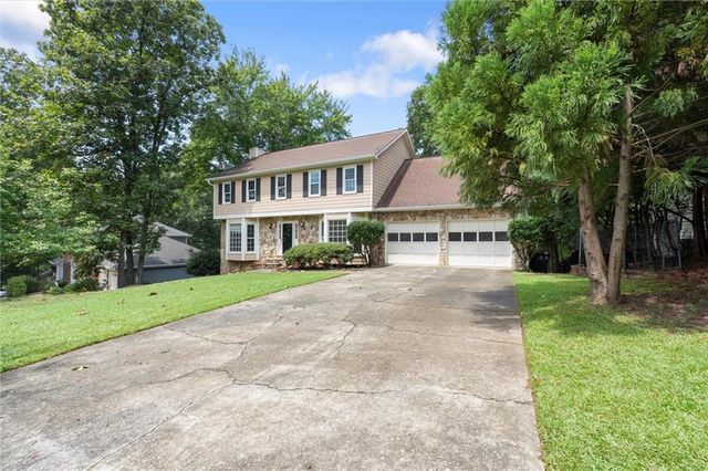 9126 Branch Valley Way, Roswell, GA 30076