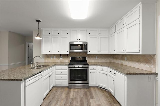 9126 Branch Valley Way, Roswell, GA 30076