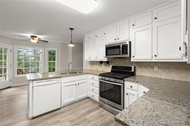 9126 Branch Valley Way, Roswell, GA 30076