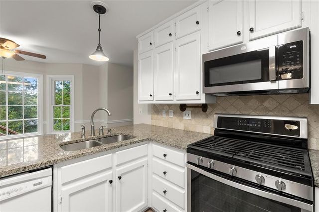 9126 Branch Valley Way, Roswell, GA 30076