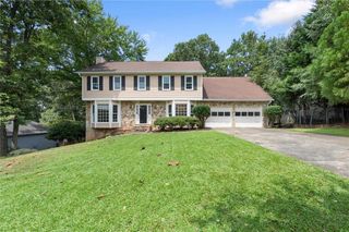 9126 Branch Valley Way, Roswell, GA 30076