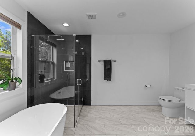 820 Manhasset Road, Charlotte, NC 28209