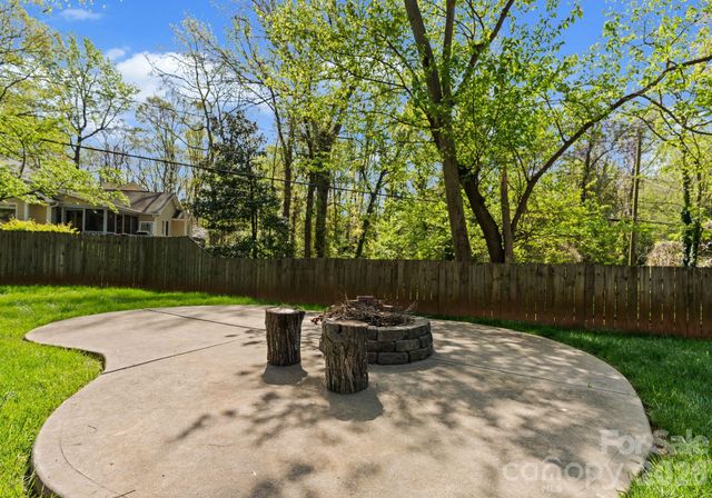 820 Manhasset Road, Charlotte, NC 28209