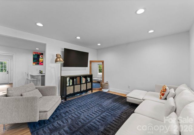 820 Manhasset Road, Charlotte, NC 28209