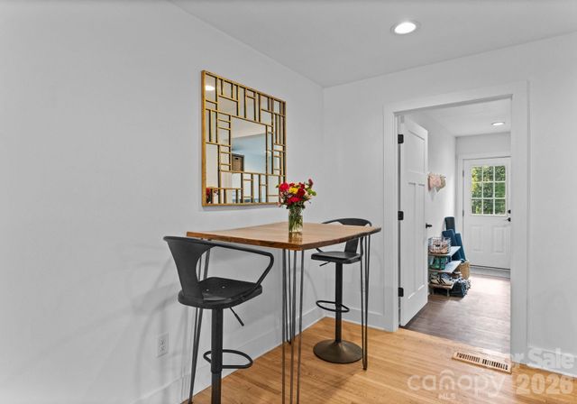 820 Manhasset Road, Charlotte, NC 28209