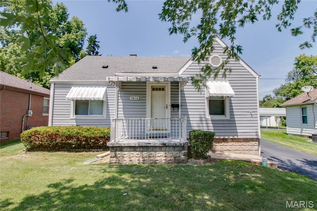 Image 1 of property listing at 3616 Coronado Drive, Alton, IL 62002