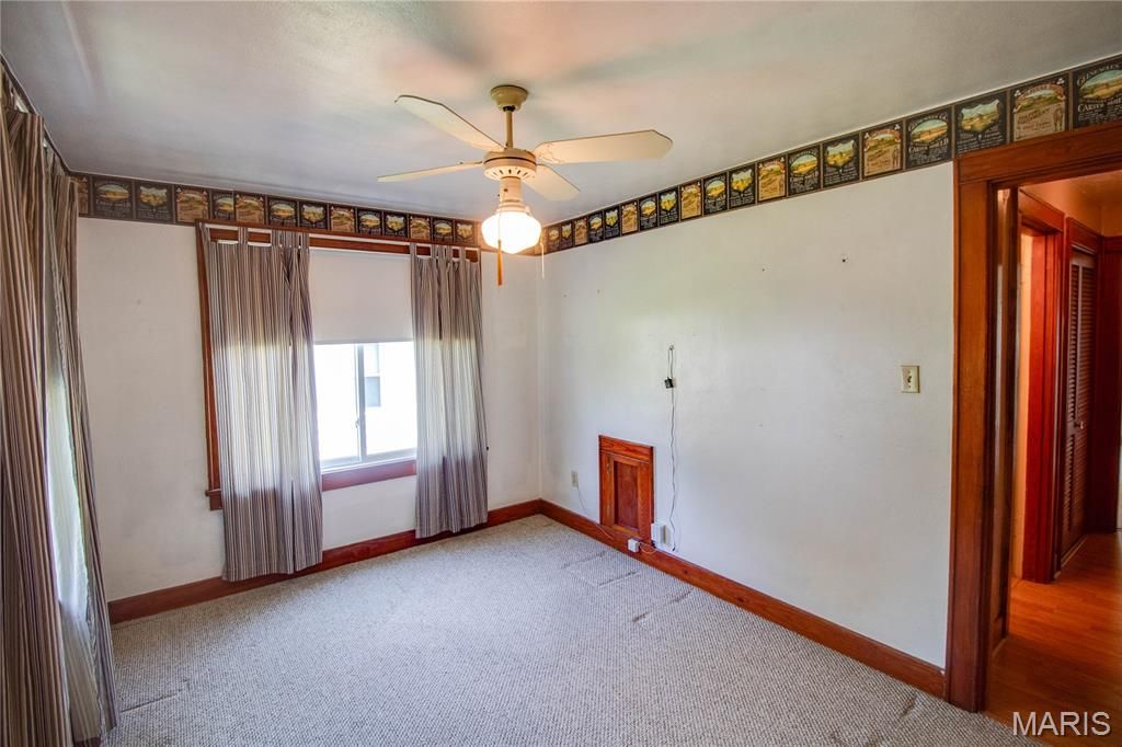 Image 16 of property listing at 3616 Coronado Drive, Alton, IL 62002