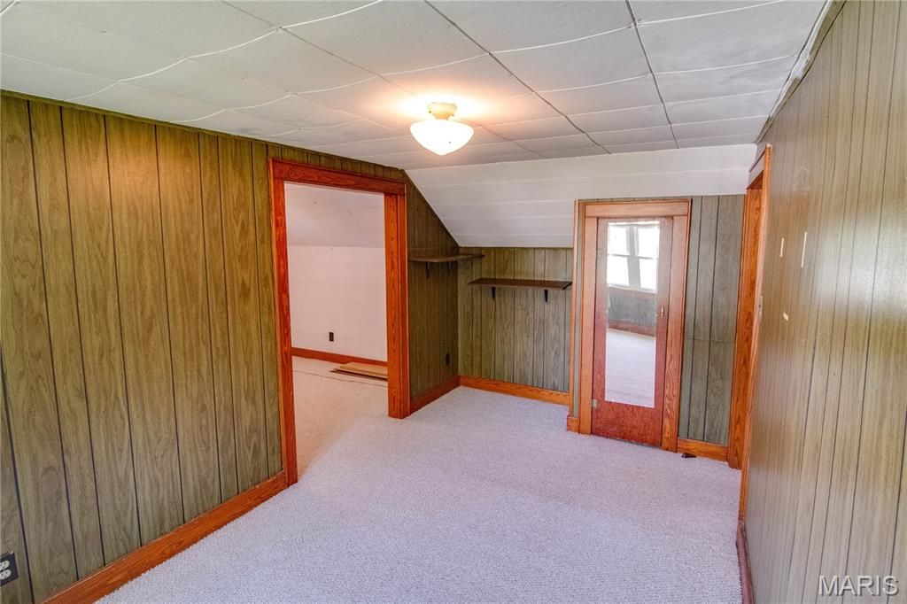 Image 24 of property listing at 3616 Coronado Drive, Alton, IL 62002