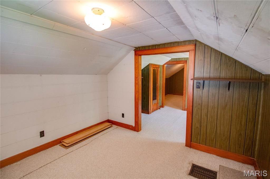 Image 26 of property listing at 3616 Coronado Drive, Alton, IL 62002