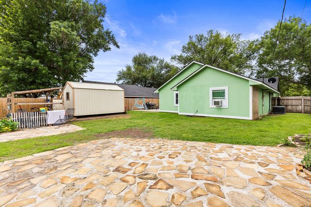 705 Cherry Drive, Groesbeck, TX 76642