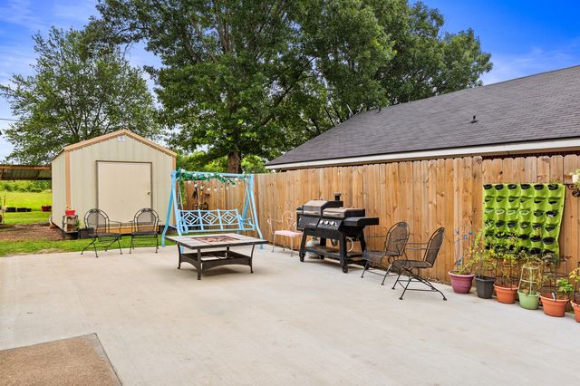 705 Cherry Drive, Groesbeck, TX 76642