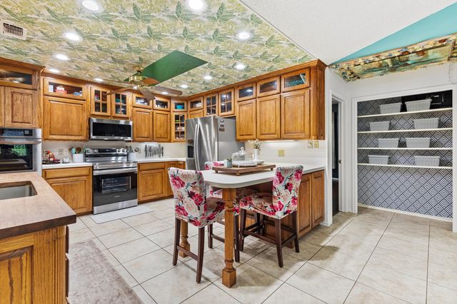 705 Cherry Drive, Groesbeck, TX 76642