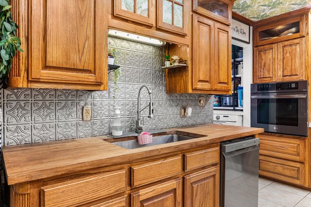 705 Cherry Drive, Groesbeck, TX 76642