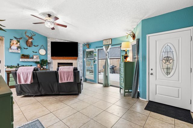 705 Cherry Drive, Groesbeck, TX 76642