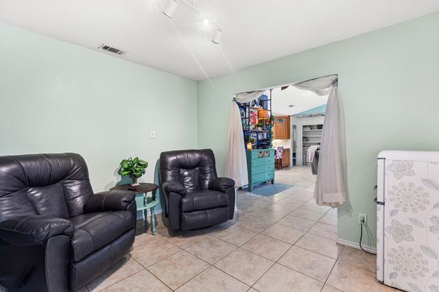 705 Cherry Drive, Groesbeck, TX 76642
