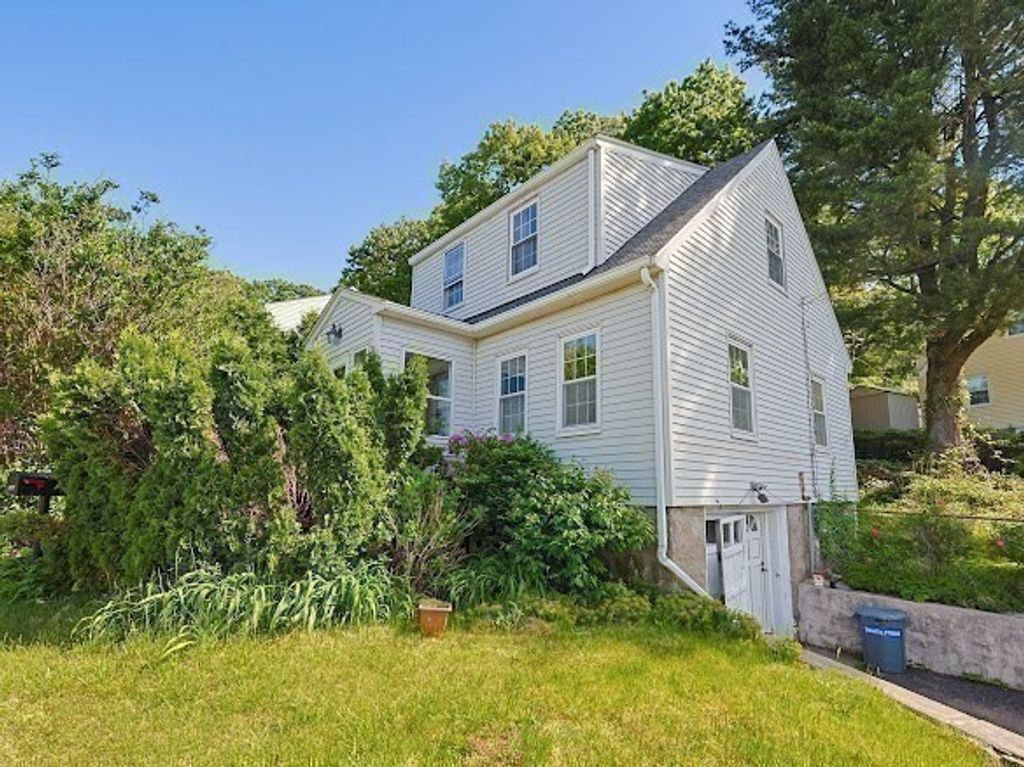 166 Suomi Road, Quincy, MA 02169