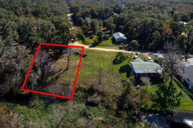 118 Ridgeline Avenue, Satsuma, FL 32189