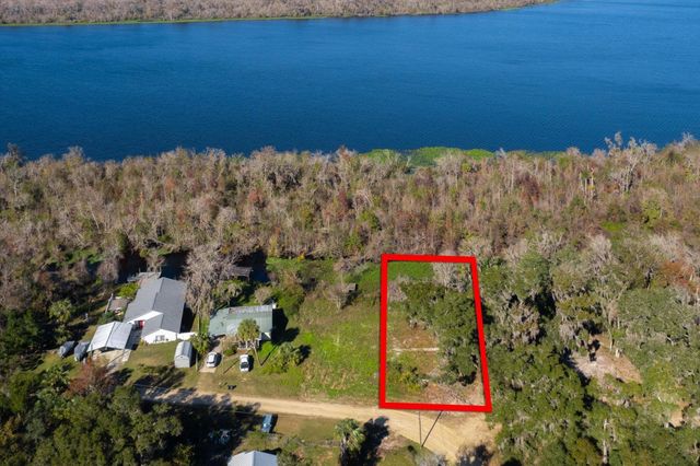 118 Ridgeline Avenue, Satsuma, FL 32189