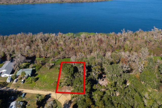 118 Ridgeline Avenue, Satsuma, FL 32189