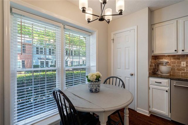 104 Courtyard Terrace, Roswell, GA 30075