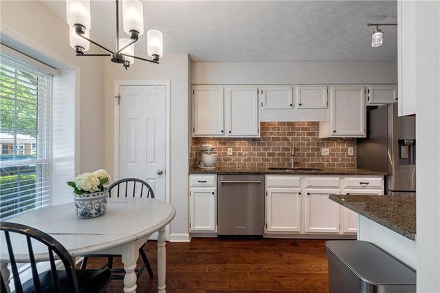 104 Courtyard Terrace, Roswell, GA 30075