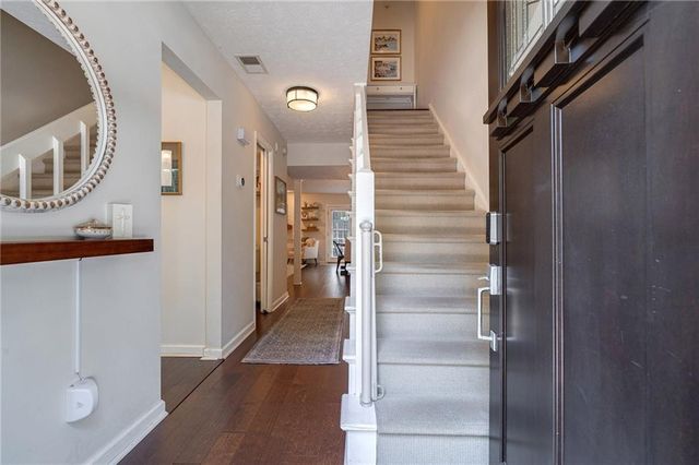 104 Courtyard Terrace, Roswell, GA 30075