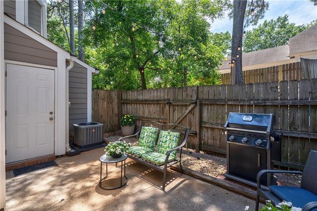 104 Courtyard Terrace, Roswell, GA 30075