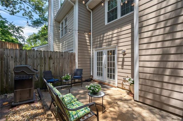 104 Courtyard Terrace, Roswell, GA 30075